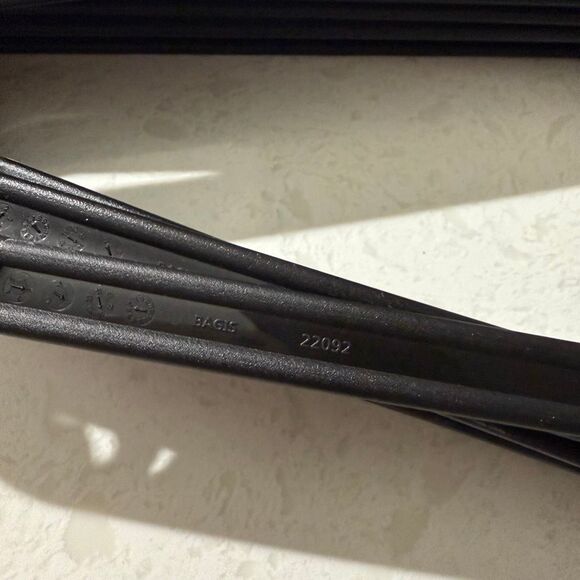 IKEA Bagis Discontinued Black Plastic Strong Heavy Duty Hangers (Set of 10) - Picture 3 of 5